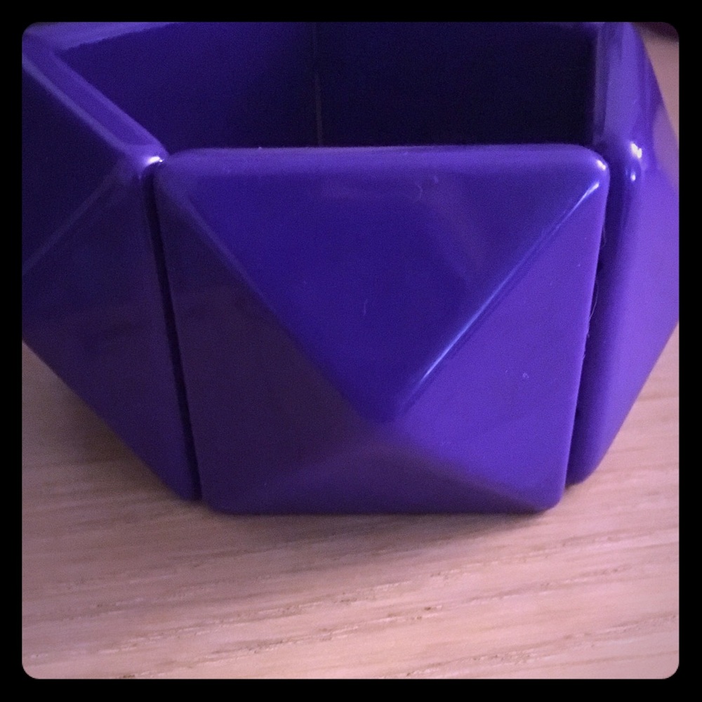 Love My 80’s ☮️🕹 Stud Bracelet